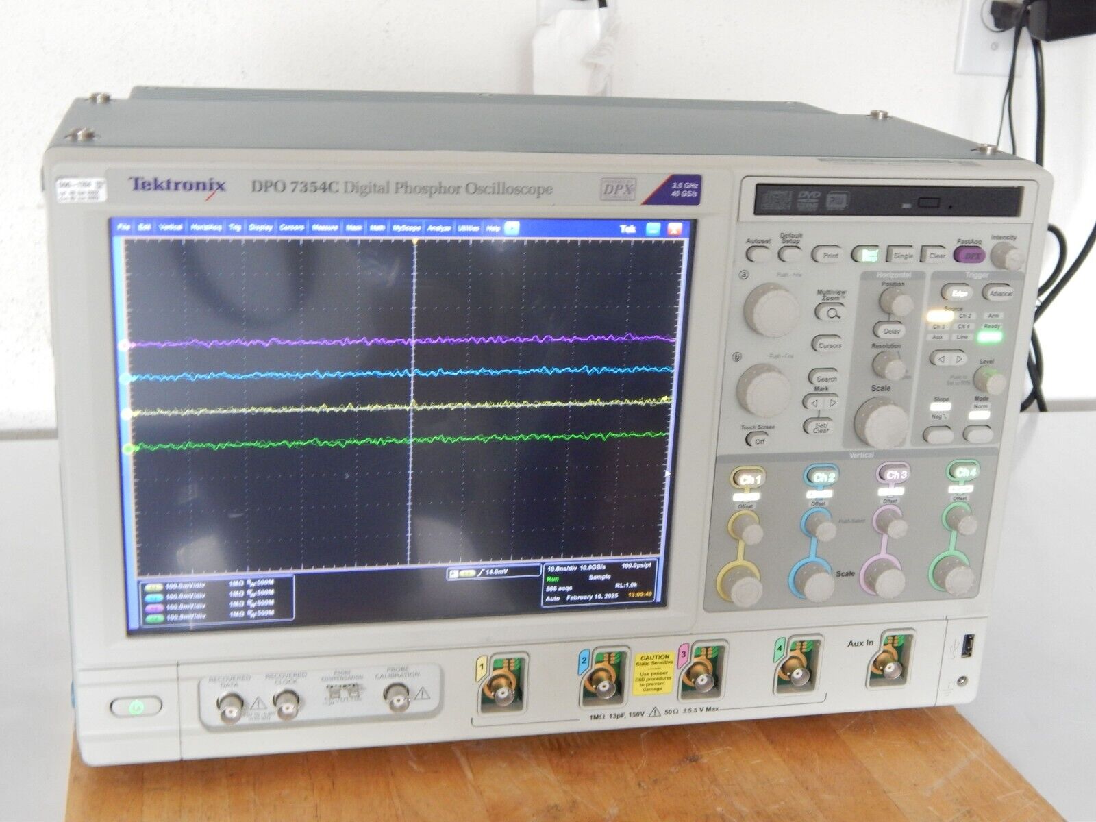 Tektronix DPO7354C 4 Channel 3.5GHz Phosphor Oscilloscope C300192 NIST cal'd Tektronix DPO7354C 4 Channel 3.5GHz Phosphor Oscilloscope C300192 NIST cal'd